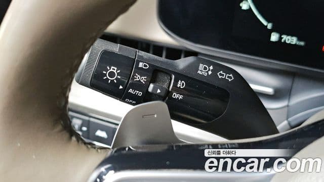 Kia Carnival 2021 — ფოტო 13/32