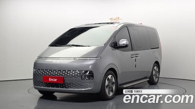 Hyundai Staria 2025 — Фото 1/20