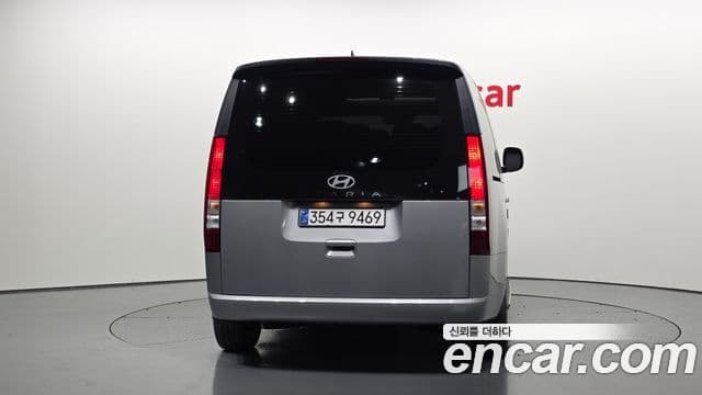 Hyundai Staria 2025 — Фото 4/20