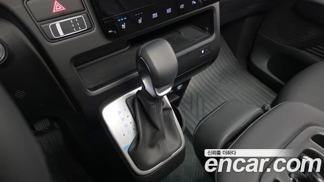 Hyundai Staria 2025 — Фото 9/20