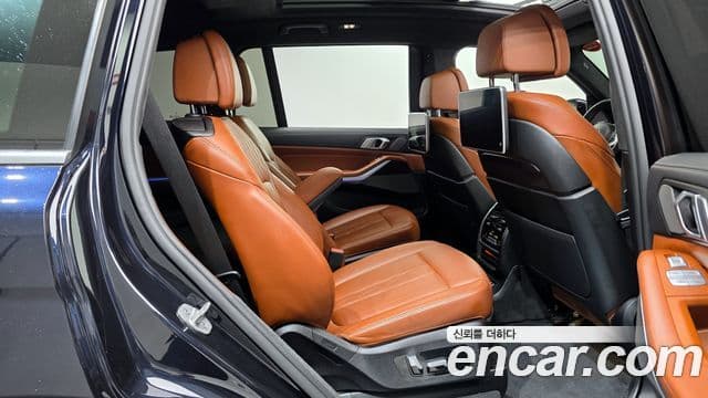 BMW X7 2021 — Şəkil 27/31