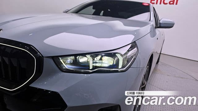 BMW 5 Series 2025 — ფოტო 17/30