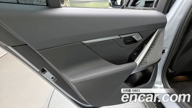 BMW 5 Series 2025 — ფოტო 6/30