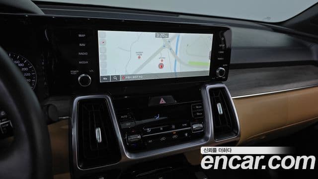 Kia Sorento 2022 — Фото 14/20