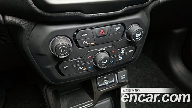 Jeep Renegade 2020 — Фото 20/20