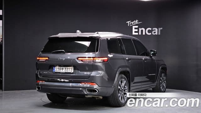 Jeep Grand Cherokee 2022 — Фото 2/20