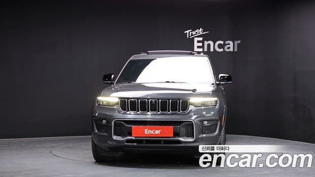 Jeep Grand Cherokee 2022 — Фото 3/20
