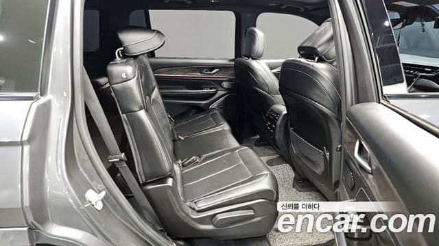 Jeep Grand Cherokee 2022 — Фото 11/20