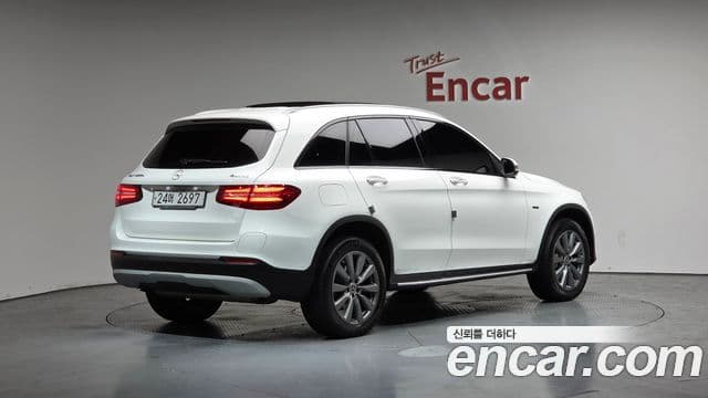 Mercedes-Benz GLC-Class 2019 — Şəkil 2/20