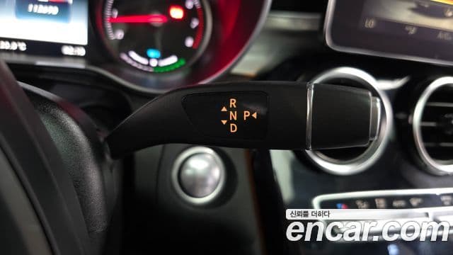 Mercedes-Benz GLC-Class 2019 — Şəkil 9/20
