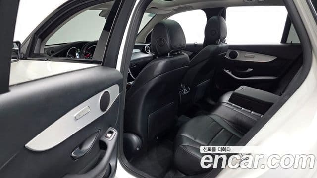Mercedes-Benz GLC-Class 2019 — Şəkil 12/20