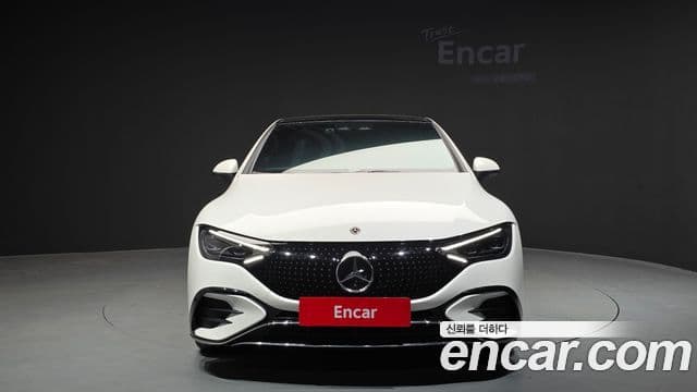 Mercedes-Benz EQE 2023 — ფოტო 5/20