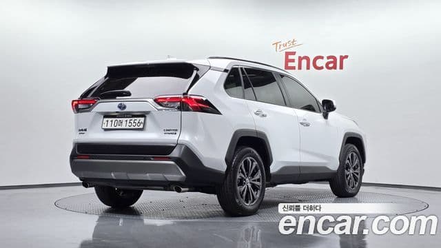 Toyota RAV4 2024 — Şəkil 2/20