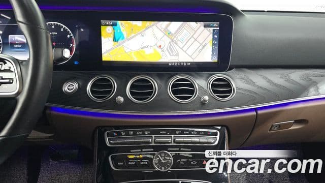 Mercedes-Benz E-Class 2020 — Şəkil 14/20