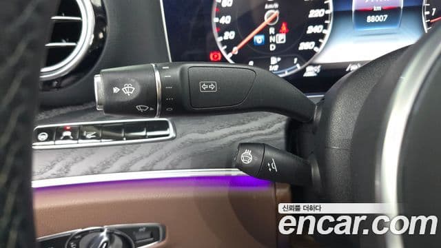 Mercedes-Benz E-Class 2020 — Şəkil 18/20