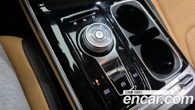 Kia Carnival 2023 — Şəkil 9/20