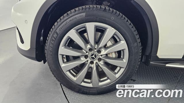 Mercedes-Benz GLC-Class 2018 — Şəkil 5/20