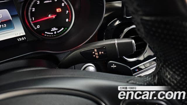 Mercedes-Benz GLC-Class 2018 — Şəkil 9/20