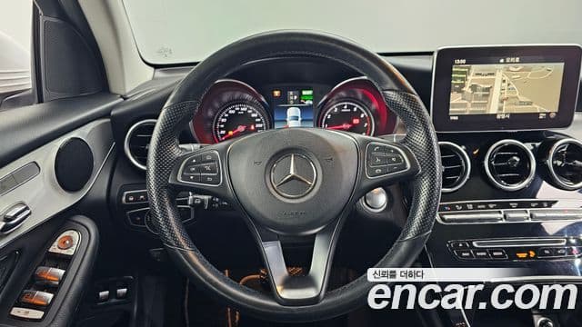 Mercedes-Benz GLC-Class 2018 — Şəkil 13/20