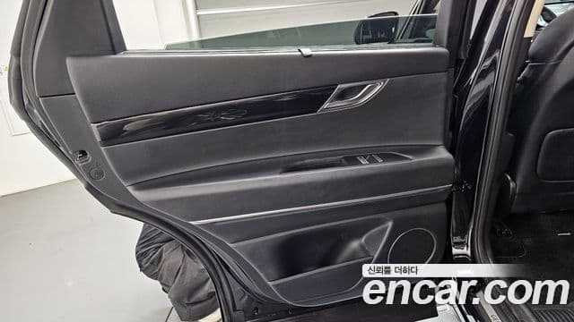Genesis GV80 2020 — ფოტო 11/31