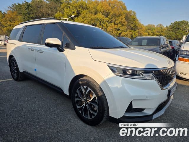 Kia Carnival 2022 — Фото 1/17
