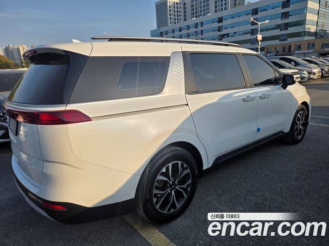 Kia Carnival 2022 — Фото 3/17