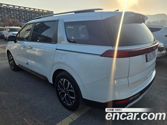 Kia Carnival 2022 — Фото 4/17