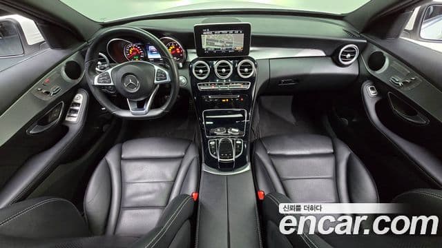 Mercedes-Benz C-Class 2018 — ფოტო 7/20
