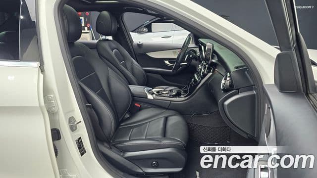 Mercedes-Benz C-Class 2018 — ფოტო 10/20