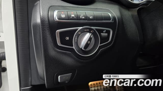 Mercedes-Benz C-Class 2018 — ფოტო 14/20