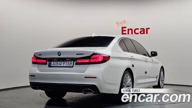 BMW 5 Series 2022 — Photo 6/36