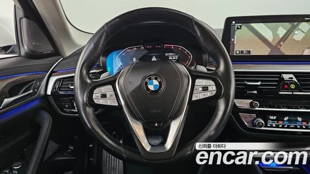 BMW 5 Series 2022 — Photo 11/36