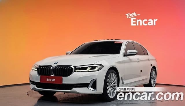 BMW 5 Series 2022 — Photo 34/36