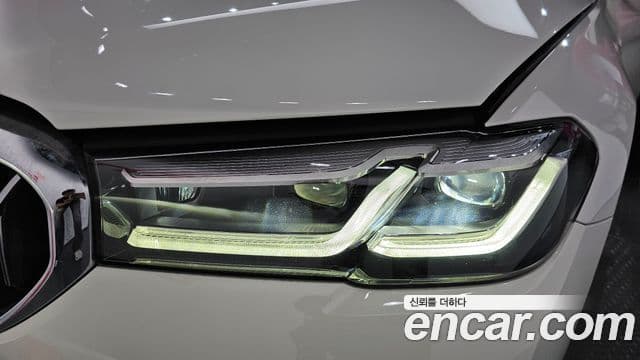 BMW 5 Series 2022 — Photo 22/36