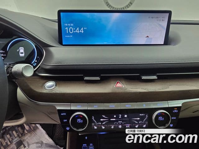 Genesis Electrified G80 2023 — ფოტო 8/16