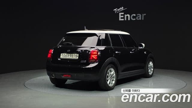 Mini Cooper 2020 — ფოტო 4/31