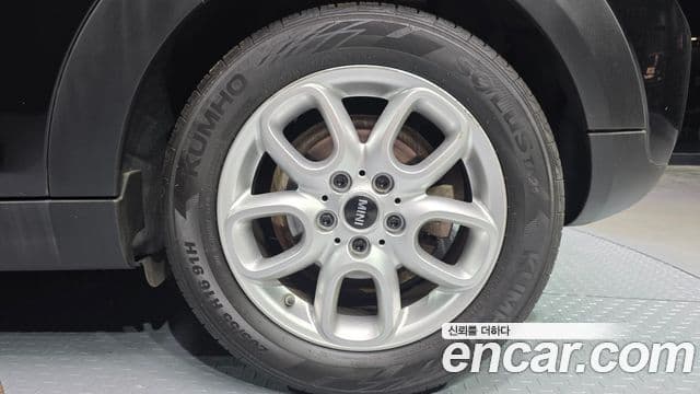 Mini Cooper 2020 — ფოტო 14/31