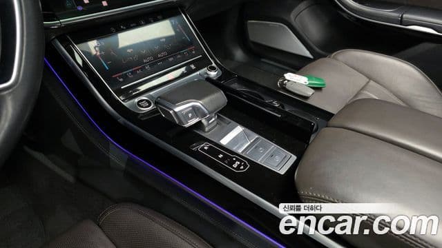 Audi A8 2021 — Şəkil 9/20