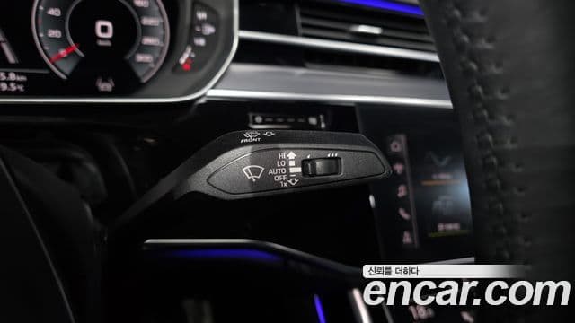 Audi A8 2021 — Photo 19/34