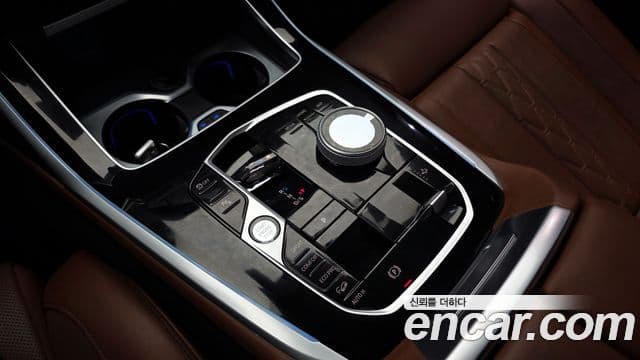 BMW X7 2024 — Şəkil 9/20