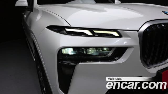 BMW X7 2024 — Photo 13/34