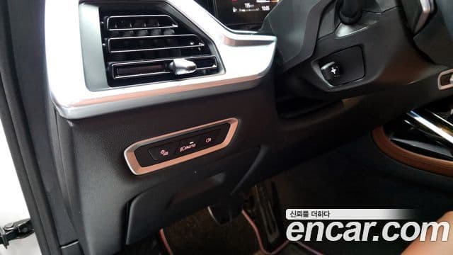 BMW X7 2024 — Photo 14/34