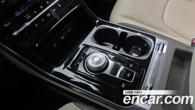 Kia Carnival 2022 — фото 9 из 20