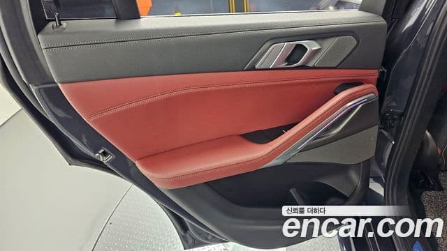 BMW X6 2020 — Photo 24/33
