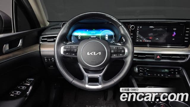 Kia K5 2022 — Şəkil 13/20