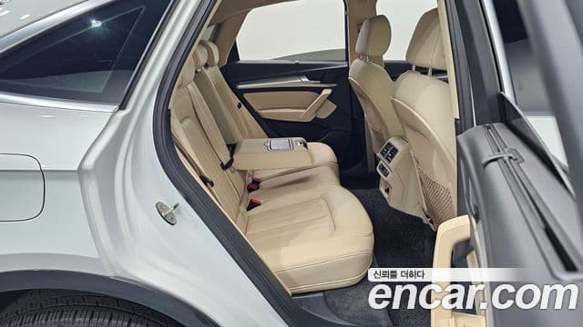 Audi Q5 2021 — Şəkil 11/20