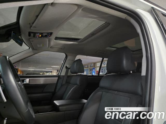 Hyundai Santa Fe 2023 — Şəkil 11/15