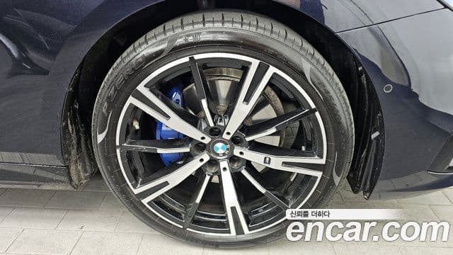 BMW 5 Series 2024 — Photo 6/36