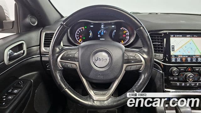 Jeep Grand Cherokee 2019 — Фото 17/20