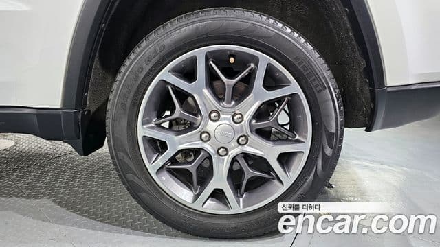 Jeep Grand Cherokee 2019 — Photo 10/34